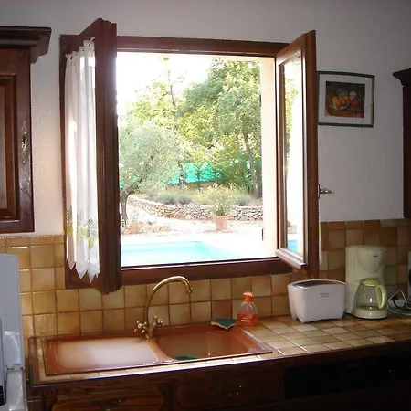 Maison De Vacances Regusse
